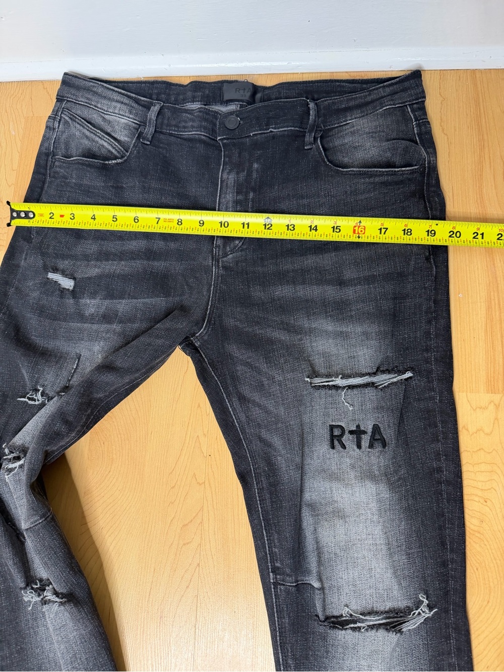 RTA Men’s Distressed Ripped Black Jeans Size 33 Logo Stretch - Picture 8 of 16